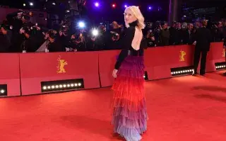 Cate Blanchett reutiliza vestidos y elige prendas recicladas como una opción sustentable Cate Blanchett, el la última premiere de Tar en Berlín, optó por una falda que ya había lucido en otra presentación.