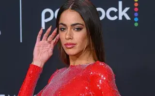 Tini hizo un radical cambio de look y se decoloró las cejas.