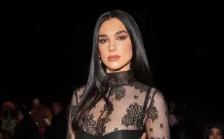 Dua Lipa durante el desfile de GCDS.