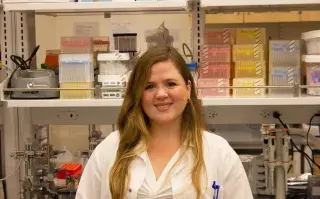 Mara de Martino, la científica argentina que fue becada por el Reino Unido para investigar tumores cerebrales.