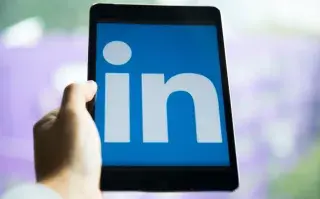 LinkedIn inaugura una nueva función con el uso de la Inteligencia Artificial.