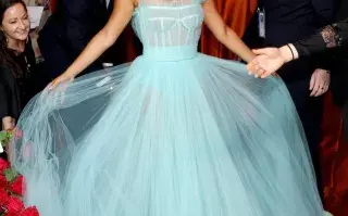 Halle Bailey con un vestido de Dolce Gabbana en los Oscars 2023