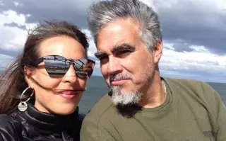 Laura Rodríguez, de viaje, junto a su compañero Carlos Andrés Tear.