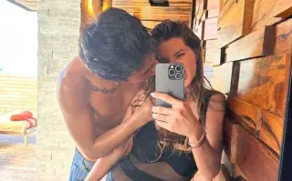 La semana pasada, crecieron los rumores de casamiento luego de que varios de sus amigos publicaran fotos en las redes sociales.