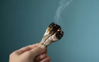 Estos son los 5 rituales más poderosos para eliminar la energía negativa 5 rituales para espantar las malas energías.