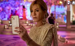 El increíble vestido de Jennifer Aniston para Misterio a la vista.