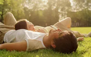 Green dating: cada vez importa más coincidir con alguien que cuide el medio ambiente.