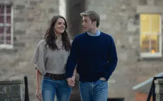 Netflix presentó a Guillermo y Kate Middleton en la temporada final de The Crown Netflix compartió las primeras fotos de Guillermo y Kate Middleton.
