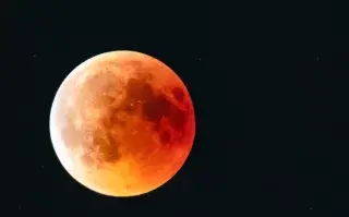 Eclipse lunar de mayo: se lo llama de sangre.