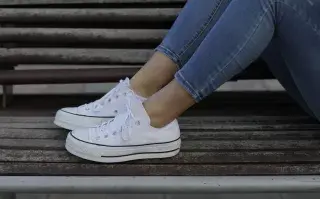 Zapatillas blancas: así las podés dejar impecables.