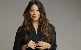 Gina Rodríguez protagoniza No estoy muerta todavía.