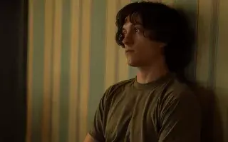 Tom Holland protagoniza la nueva peli de AppleTv+.