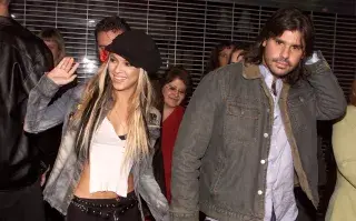 Antonito de la Rúa con Shakira, en 2001.