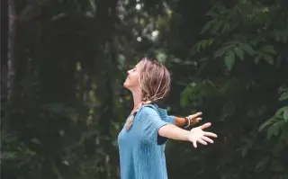 mujer-bienestar-positivo.png