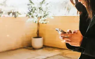 Así impacta el exceso de noticias en la salud mental: herramientas para no desbordarnos Consumo excesivo de noticias: cómo nos impacta en la salud mental.