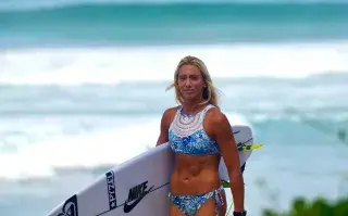 Lucía Induraín, la surfista argentina que es medalla de Oro y brilla en el mundo.