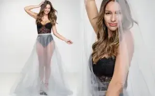 TOP DE ENCAJE (MARKOVA), BOMBACHA ALTA (SWEET VICTORIAN), FALDA DE TUL (ROCÍO RIVERO).              