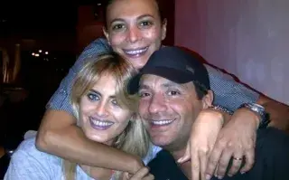 Gustavo Conti junto a Silvina Luna y Ximena Capristo.