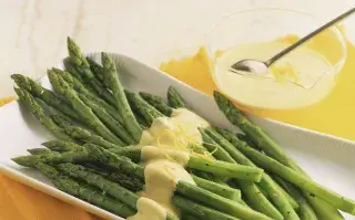 Espárragos, una de las verduras de estación recomendada.