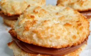 Receta de alfajores de coco sin harina ni azúcar: sanos, ricos y fáciles de hacer.