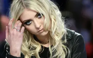 Taylor Momsen se sinceró sobre su paso por Gossip Girl y recordó dolorosos momentos de su ascenso a la fama.