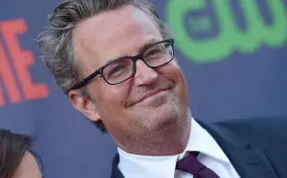 A los 54 años años falleció Matthew Perry.