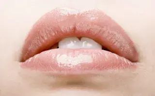 Los honey lips son virales en TikTok: cómo lograr el efecto que es tendencia esta primavera Honey lips: cómo replicar la tendencia en make-up.