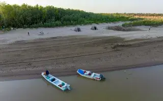 Acampamos en una playa desierta del lado formoseño.