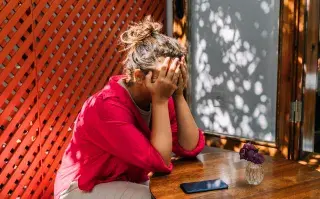 Síndrome de fin de año: qué es y cómo prevenirlo Síndrome de fin de año: cómo evitar el estrés de diciembre.
