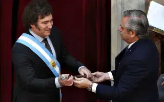 Cómo es el bastón presidencial de Javier Milei: los detalles del diseño.