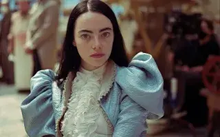 Emma Stone es la protagonista de Pobres criaturas.