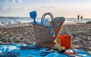 ¿Cómo armar un bolso de viaje inteligente para un fin de semana en la costa?: esta es la receta para lograrlo Esta es la receta perfecta para armar un bolso para pasar 2 días en la playa.