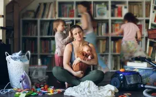 "Tengo burnout parental": qué es y 5 estrategias para bajar el estrés de las vacaciones ¿Sentís que tenés burnout parental? Te pasamos algunas estrategias para sobrellevarlo.
