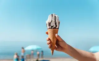 El helado, uno de los postres preferidos del verano, tiene sitios imperdibles en la ciudad de Mar del Plata.