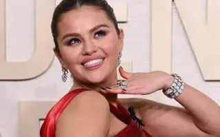Las uñas charol de Selena Gómez 