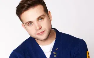 Leo Woodall es sel protagonista de One Day, la serie romántica de Netflix que es tendencia.