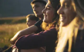 Los 3 pilares de la filosofía finlandesa que te acercan a la felicidad El sentido de pertenencia y la interacción con vinculos de confianza son piezas fundamentales para el bienestar.