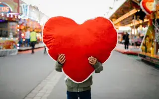 Un poderoso ritual con albahaca para llamar al amor durante San Valentín.