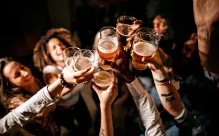 Consumo de alcohol en adolescentes: los riesgos que marcan los toxicólogos.