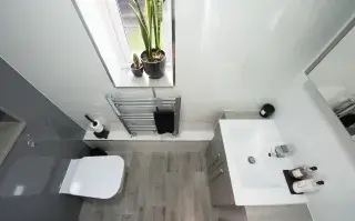 Siempre conviene optar por tonos claros para generar sensación de amplitud.