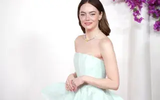 Emma Stone en la alfombra roja de los Premios Oscar 2024.