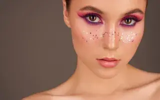 Eco-glitter: una joven descubrió un producto a base de un mineral, la Mica.