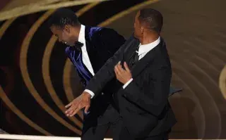 La cachetada de Will Smith a Chris Rock en plena entrega de los Premios Oscar.