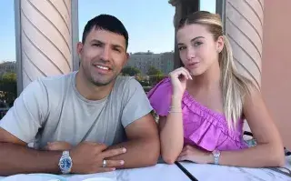 El Kun Agüero y Sofía Calzetti en sus redes sociales.