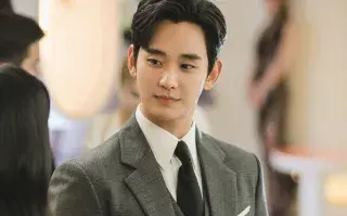 La reina de las lágrimas significa el regreso de Kim Soo-hyun a la comedia romántica.