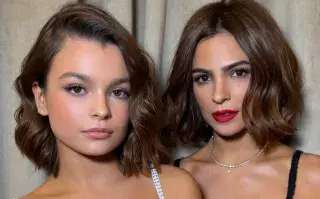 Muna Pauls en su fiesta de 15 años, junto a su madre, la actriz Agustina Cherri.