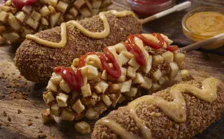 Cómo preparar corn dogs, la receta coreana que se hizo viral.