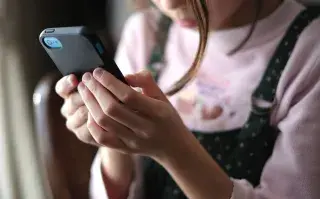 ¿A qué edad conviene darles un celular a los chicos y chicas?