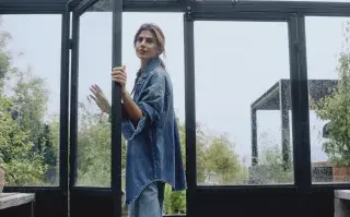 Juliana Awada adelanta la maxicamisa tendencia para el invierno, diseñada por ella ¿Camisa de denim + jean? Sí, para Juliana es una tendencia que va.