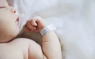 Una guía para elegir el nombre de tu bebé según su belleza sonora y su significado.